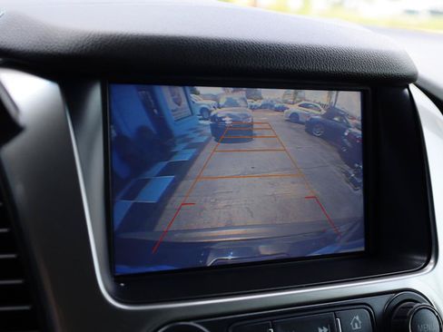 Used 2016 Chevrolet Suburban LT RWD image 9