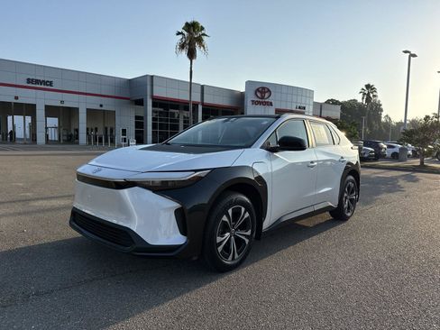 Certified 2023 Toyota bZ4X FWD image 1