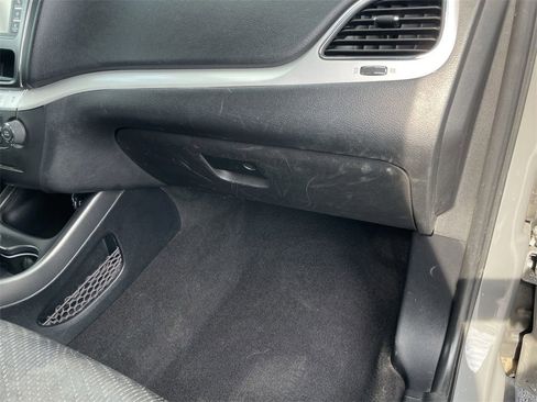 Used 2020 Dodge Journey SE w/ SE Popular Equipment Group image 32