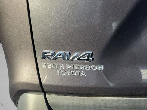 Certified 2022 Toyota RAV4 XLE w/ Convenience Package image 22