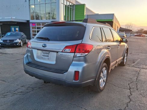 Used 2010 Subaru Outback 2.5i Premium AWD/4WD image 6