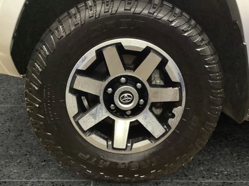 Certified 2022 Toyota 4Runner TRD Off-Road Premium w/ Moonroof Package image 14