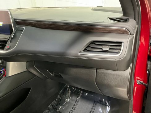 Used 2022 Chevrolet Suburban LT w/ Luxury Package AWD/4WD image 14