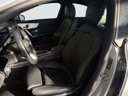 Used 2025 Mercedes-Benz CLA 250 4MATIC image 30