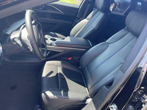 Used 2024 Cadillac Lyriq Luxury AWD/4WD image 14
