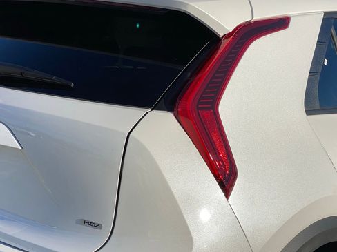 New 2026 Kia Niro EX image 4
