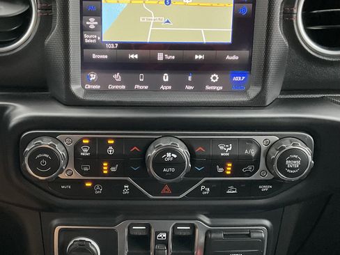 Used 2020 Jeep Gladiator Rubicon w/ Advanced Safety Group AWD/4WD image 21