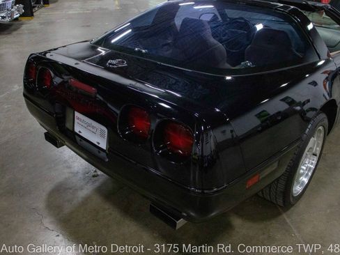 Used 1996 Chevrolet Corvette Coupe RWD image 16