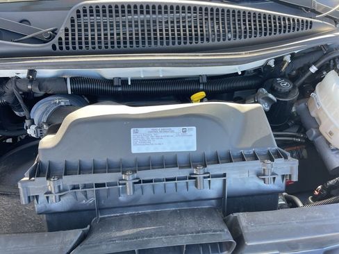 Used 2023 GMC Savana 2500 w/ Driver Convenience Package image 27