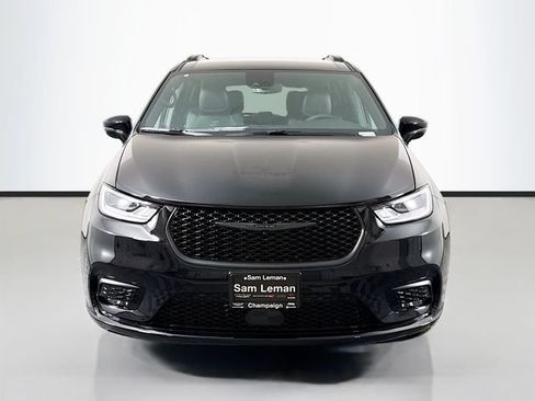 New 2026 Chrysler Pacifica Select w/ S Appearance Package FWD image 2