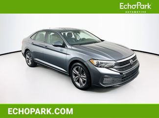 Used 2024 Volkswagen Jetta SE video 1