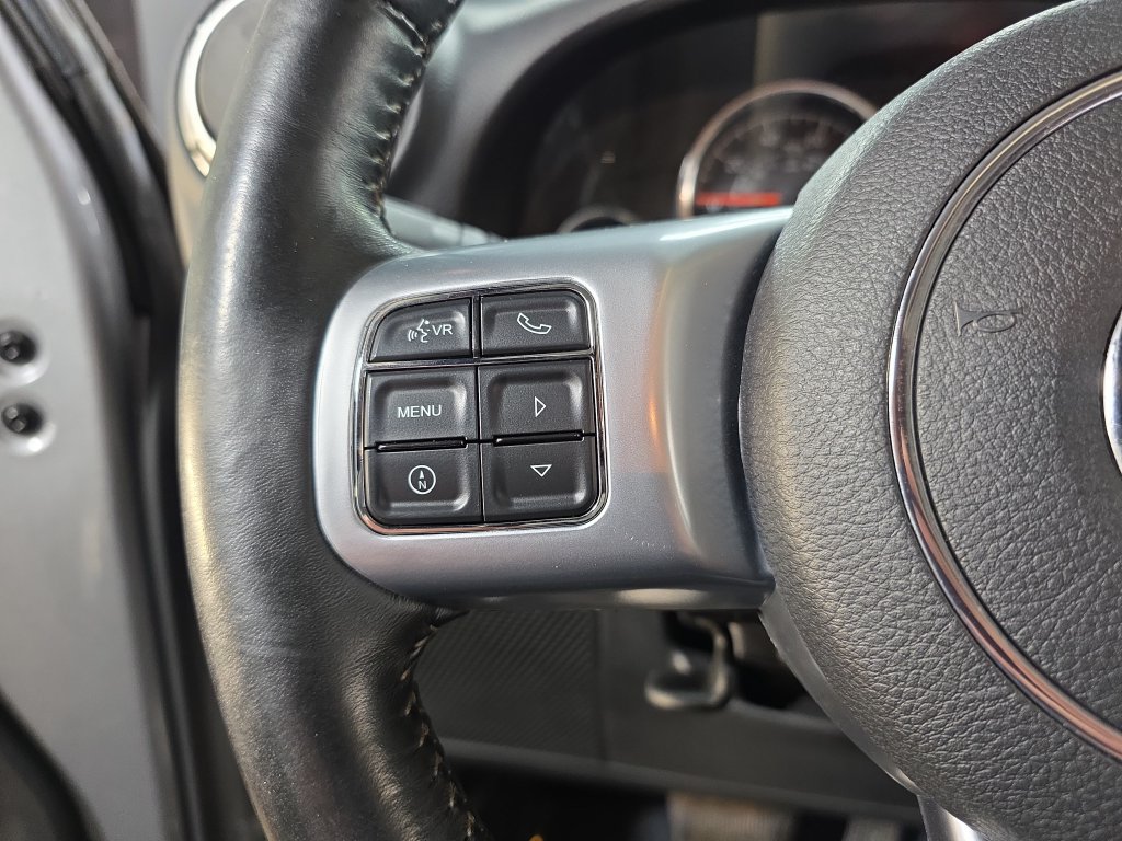 Used 2016 Jeep Wrangler Unlimited Rubicon AWD/4WD image 19