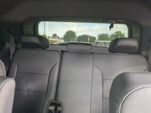 Used 2025 Buick Enclave Preferred FWD image 19