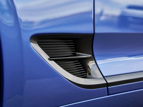 Used 2023 Bentley Continental GT Azure image 9