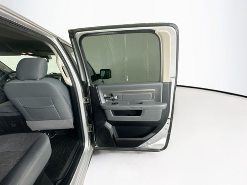 Used 2018 RAM 1500 Big Horn RWD image 27