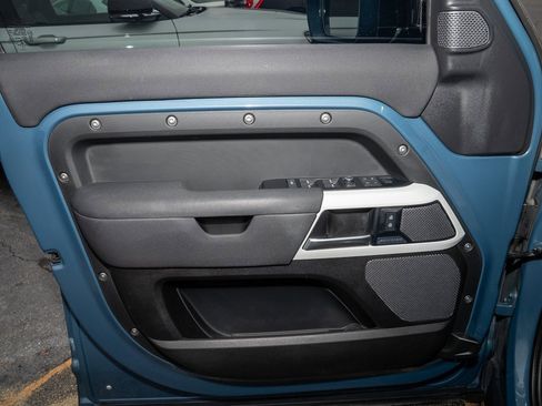 Used 2020 Land Rover Defender 110 SE image 15