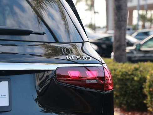 Used 2024 Mercedes-Benz GLS 63 AMG 4MATIC image 16