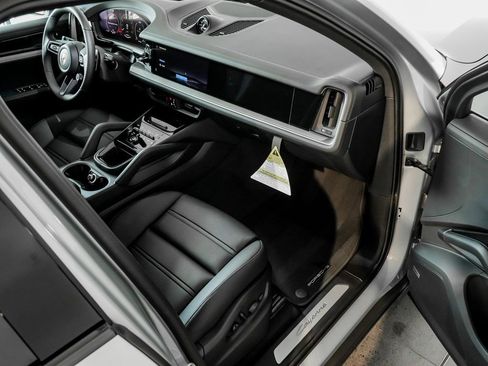 New 2026 Porsche Cayenne E-Hybrid image 30