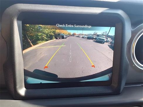 Used 2023 Jeep Wrangler Sahara image 20