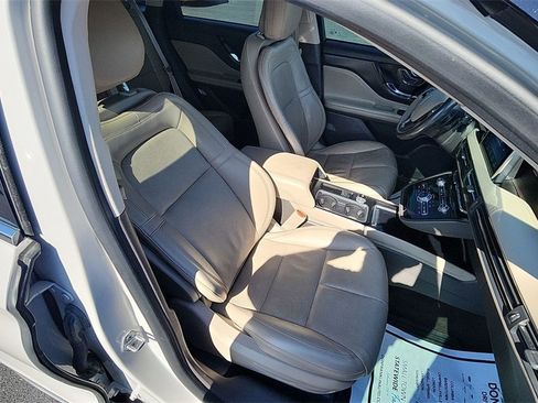 Used 2020 Lincoln Corsair Reserve image 25