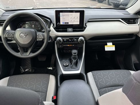Used 2025 Toyota RAV4 XLE image 14