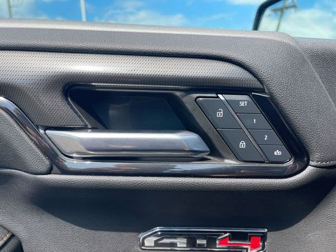 Used 2024 GMC Sierra 1500 AT4 w/ Technology Package image 11