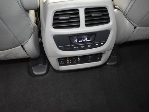 Used 2018 Honda Pilot Touring image 21