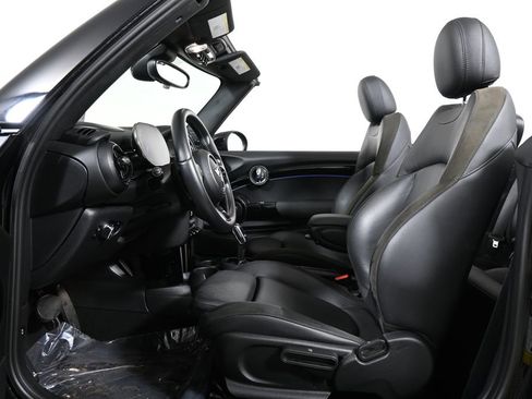 Certified 2023 MINI Cooper S image 3