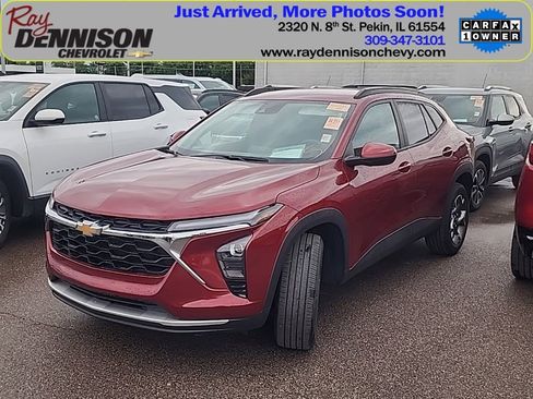 Used 2025 Chevrolet Trax LT w/ LT Convenience Package FWD image 1