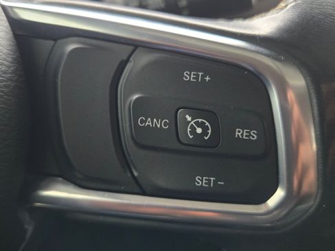 Used 2021 Jeep Wrangler Unlimited Sahara AWD/4WD image 25