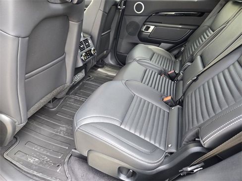 New 2025 Land Rover Discovery S image 19