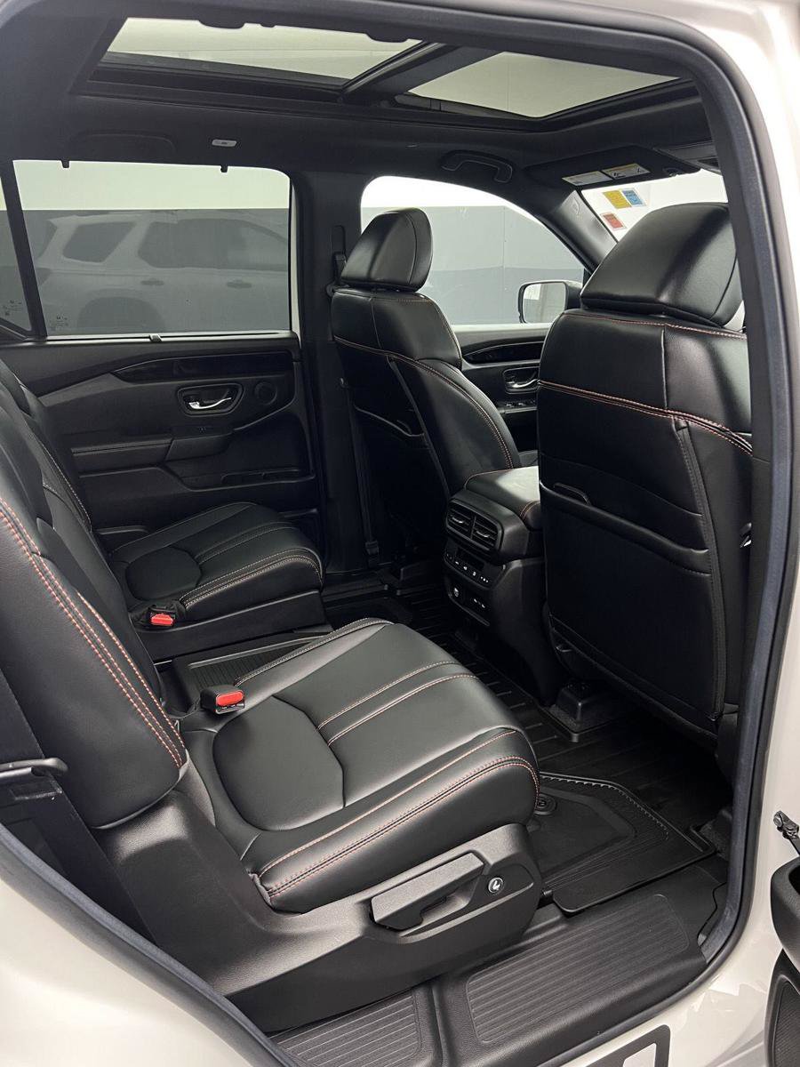 Certified 2025 Honda Pilot TrailSport image 27