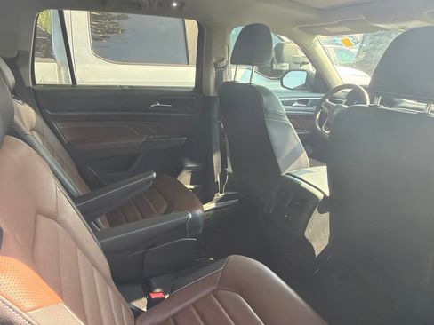 Used 2023 Volkswagen Atlas SEL Premium AWD/4WD image 5