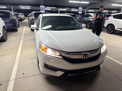 Used 2017 Honda Accord Sport image 3