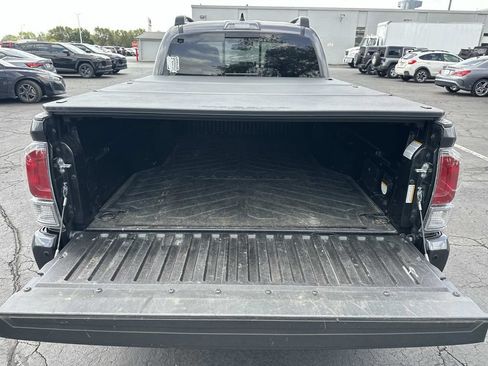 Used 2022 Toyota Tacoma TRD Sport w/ TRD Premium Sport Package AWD/4WD image 10