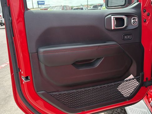 Used 2024 Jeep Wrangler Unlimited Rubicon 392 AWD/4WD image 9