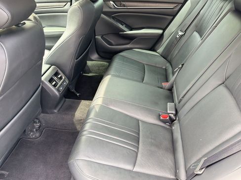 Used 2021 Honda Accord Touring image 25