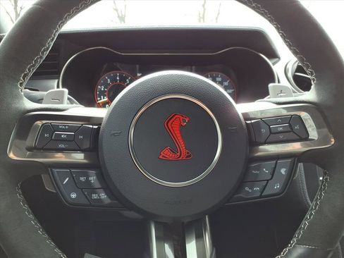 Used 2021 Ford Mustang Shelby GT500 w/ Technology Package image 19