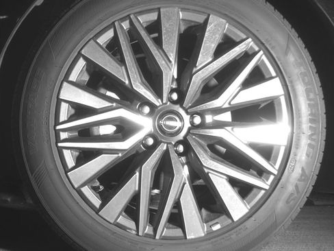 Used 2025 Nissan Altima 2.5 SV FWD image 9
