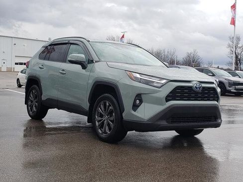 Used 2023 Toyota RAV4 XLE Premium image 3