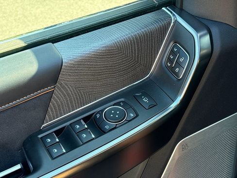 Used 2024 Ford F350 Platinum w/ Tremor Off-Road Package image 22