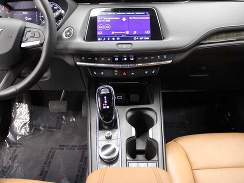 Used 2023 Cadillac XT4 Premium Luxury AWD/4WD image 24