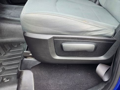 Used 2017 RAM 1500 Classic SLT image 21