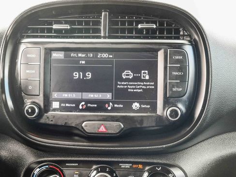 Used 2022 Kia Soul LX image 16