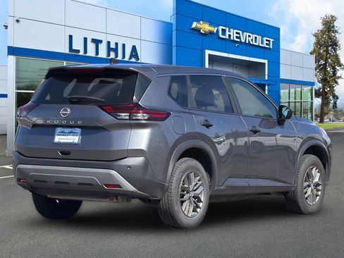 Used 2023 Nissan Rogue S FWD image 2