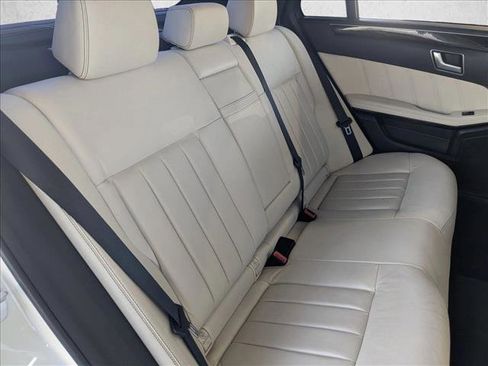 Used 2014 Mercedes-Benz E 350 Sedan image 21