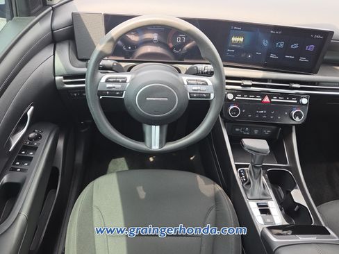 Used 2026 Hyundai Tucson SEL FWD image 12