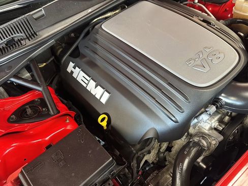 Used 2015 Dodge Challenger R/T w/ Quick Order Package 22B R/T RWD image 37
