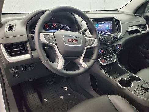 Used 2023 GMC Terrain SLT w/ Elevation Edition image 11