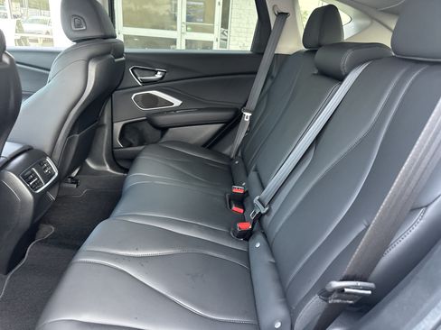 Used 2024 Acura RDX SH-AWD image 12